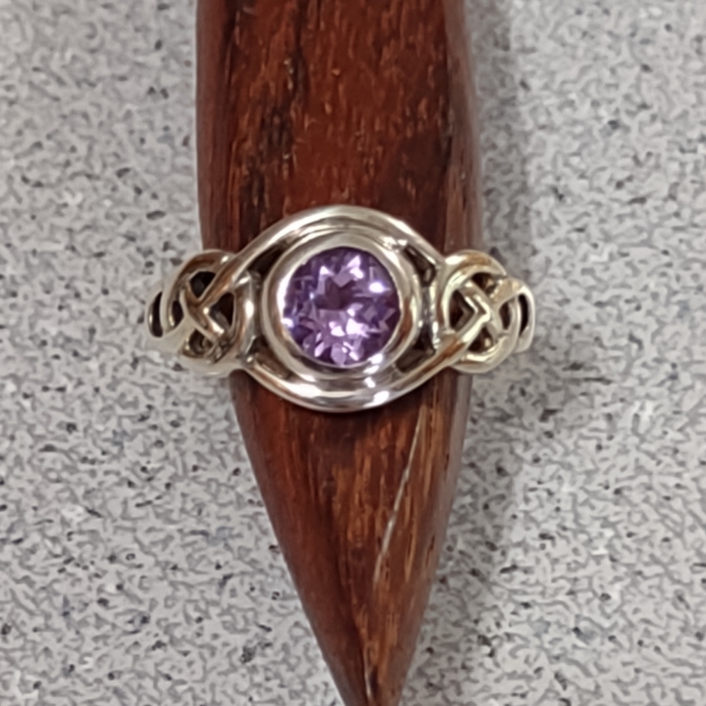 Sterling Amethyst ring(7)
